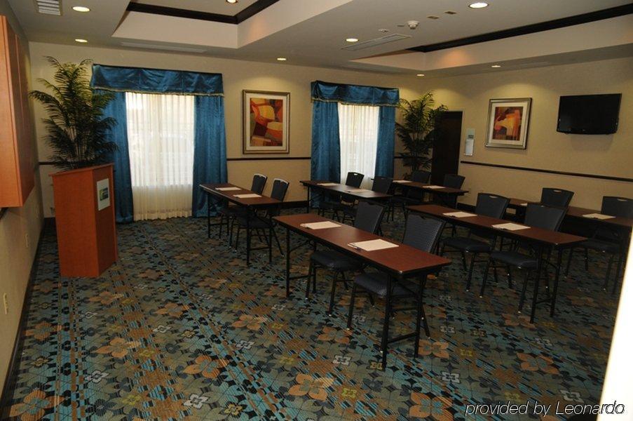 Holiday Inn Express And Suites Stroudsburg-Poconos, An Ihg Hotel Зручності фото